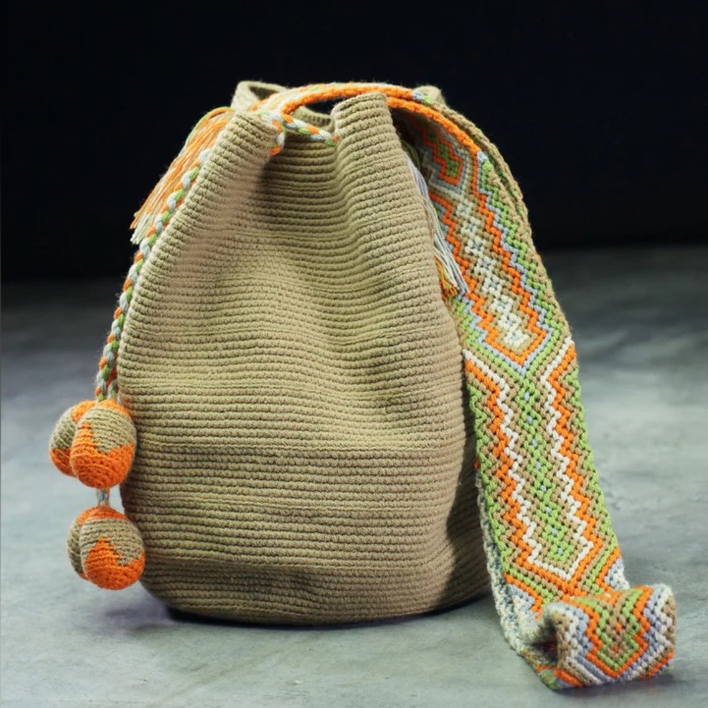 NWOT WYU Handmade Tan and Orange Knit Bag.